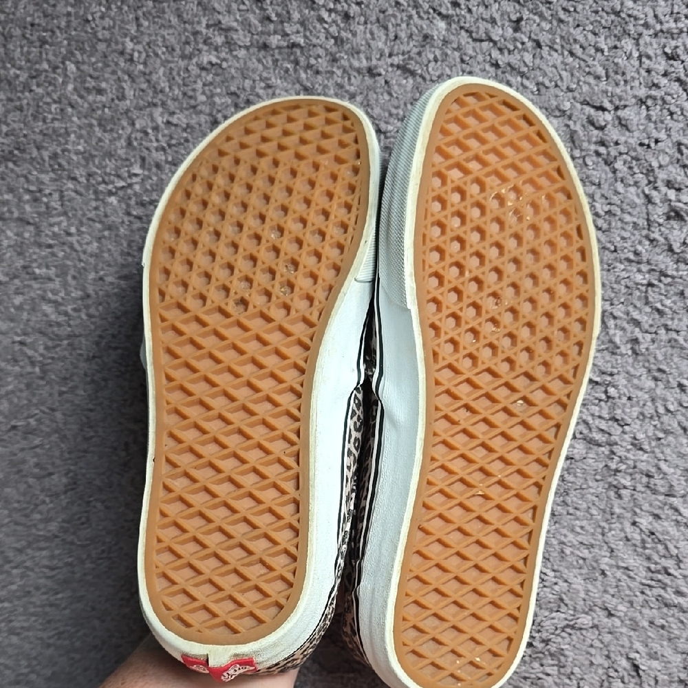 Vans Leopard Pattern Slip-On Shoes - Picture 3 of 6